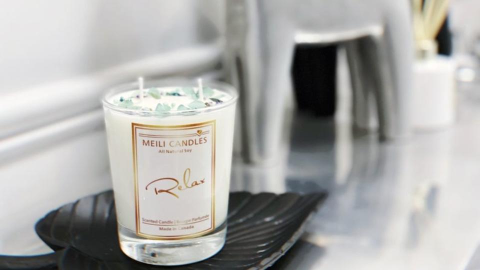 MeiliCandles Aromatherapy Candle. (Image via Etsy)