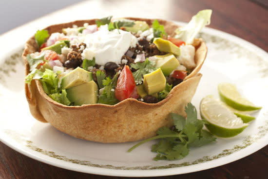 <strong>Get <a href="http://www.macheesmo.com/2012/07/the-taco-bowl/" target="_blank">The Taco Bowl recipe</a> by Macheesmo</strong>