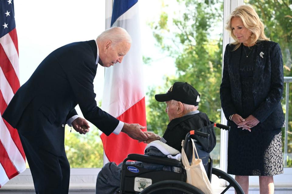 Biden meets a D-Day veteran (Getty)