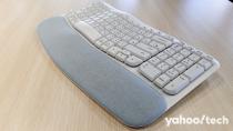 <p>Logitech Wave Keys</p> 