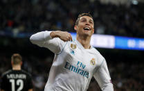 <p>Cristiano Ronaldo feiert sein zweites Tor beim Spiel für Real Madrid im Champions-League-Spiel gegen Paris Saint-Germain. Die spanische Mannschaft gewann 3:1. (Bild: Reuters/Paul Hanna) </p>