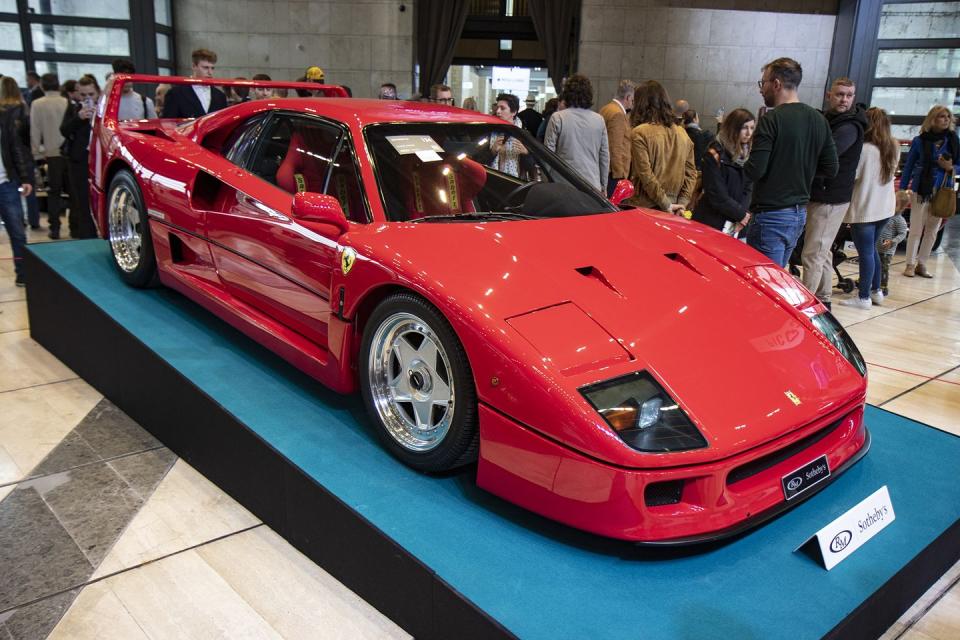 ferrari f40s at lake como during villa d'estes