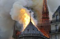 <p>Les combles de Notre-Dame de Paris ont pris feu en fin d’après-midi, entraînant un incendie impressionnant sur la toiture de l’édifice, dont la construction a débuté en 1163. </p>