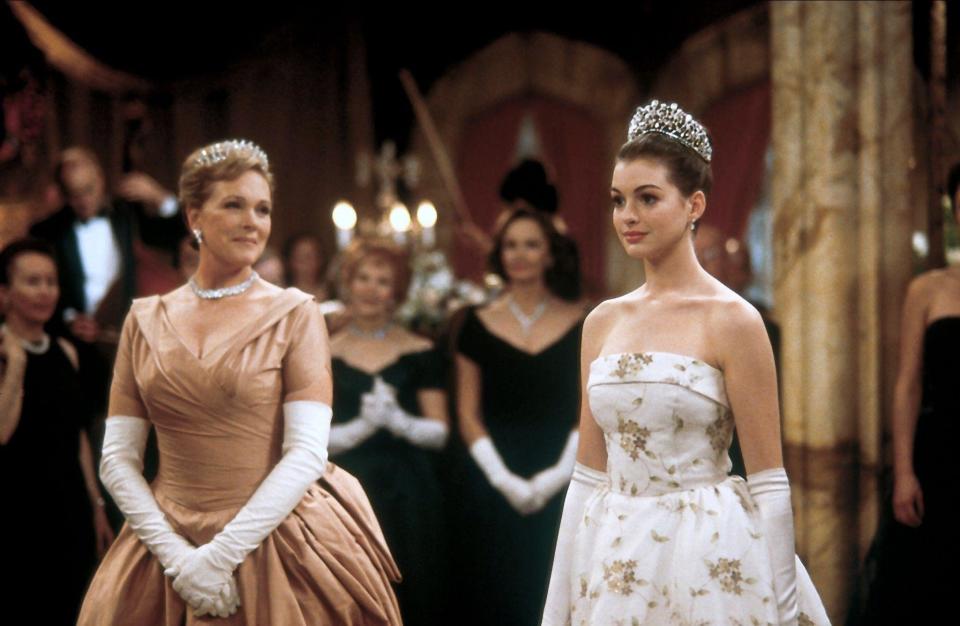 JULIE ANDREWS, ANNE HATHAWAY, THE PRINCESS DIARIES, 2001