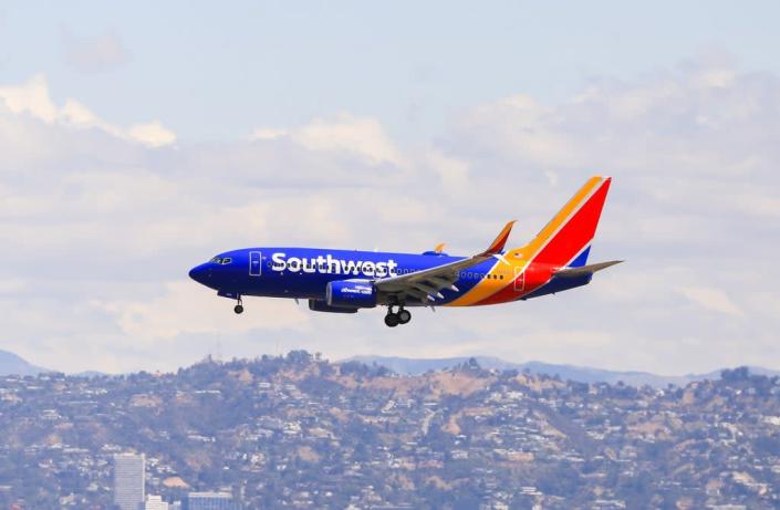 A Southwest Boeing 737 lands at Los Angeles International Airport (Getty Images)
