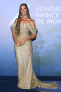 Der glitzerndste Auftritt des Abends gehörte eindeutig Sängerin Leona Lewis, die sich - passend zu ihrer golden funkelnden Pamella-Roland-Robe - Gold in ihre Braids geflochten hatte. (Bild: Pascal Le Segretain/Getty Images for La Fondation Prince Albert II de Monaco)