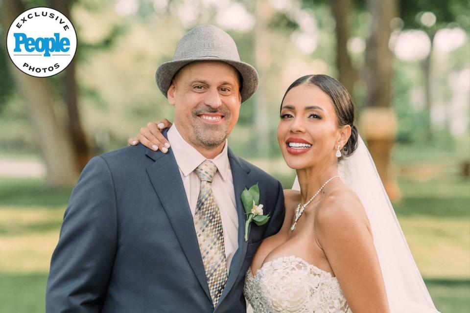 <p>Lola Grace Photography</p> Gino Palazzolo and Jasmine Pineda on their wedding day in June 2023