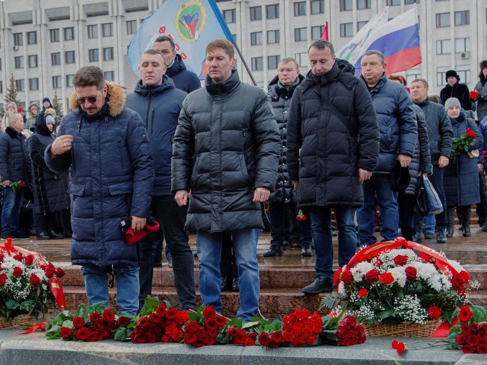 People take part in a ceremony in memory of Russian soldiers killed in Makiivka in Glory Square in Samara, Russia, on January 3, 2023.