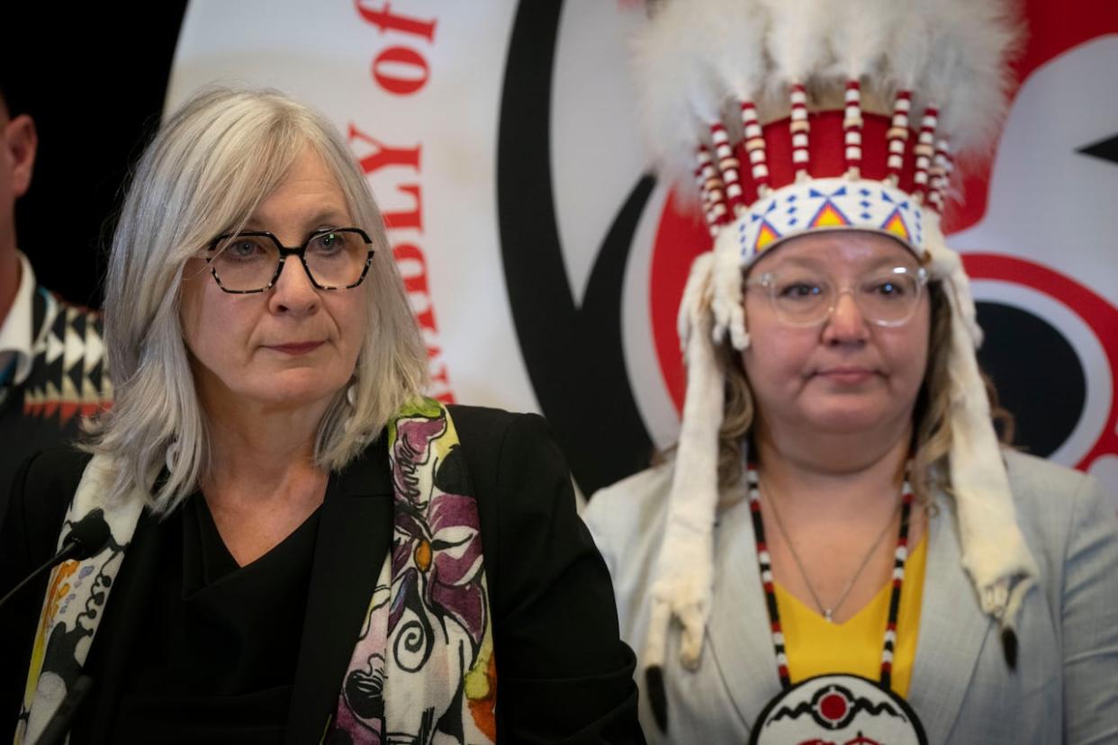 Indigenous Services Minister Patty Hajdu and AFN National Chief Cindy Woodhouse Nepinak at a news conference Thursday to announce a settlement offer on long-term reform of First Nations child and family services. (Ivanoh Demers/Radio-Canada - image credit)