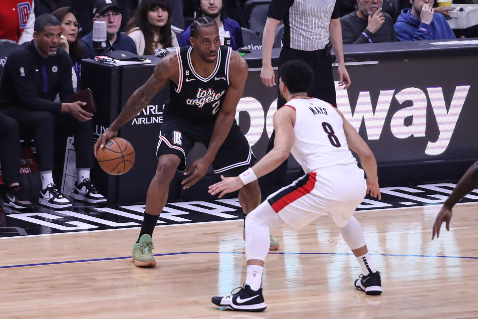 Kawhi Leonard、Russell Westbrook、Norman Powell皆攻破20分的分數，幫助快艇以11分差擊敗拓荒者重回西區第5名。(Photo by Jevone Moore/Icon Sportswire via Getty Images)