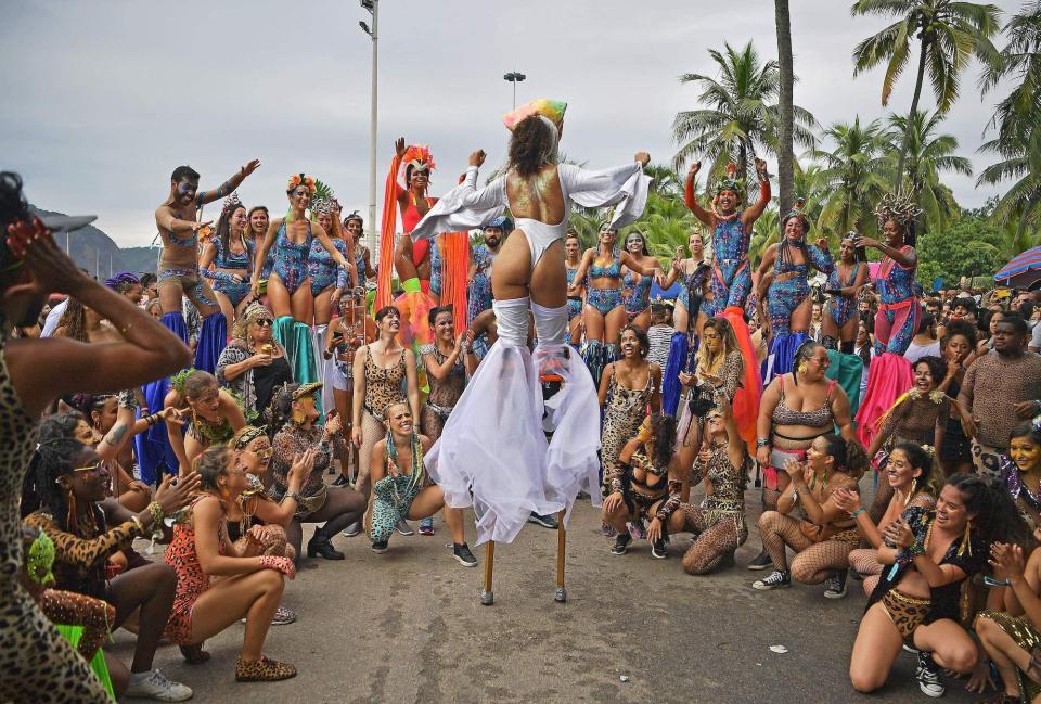 Carnival stilts