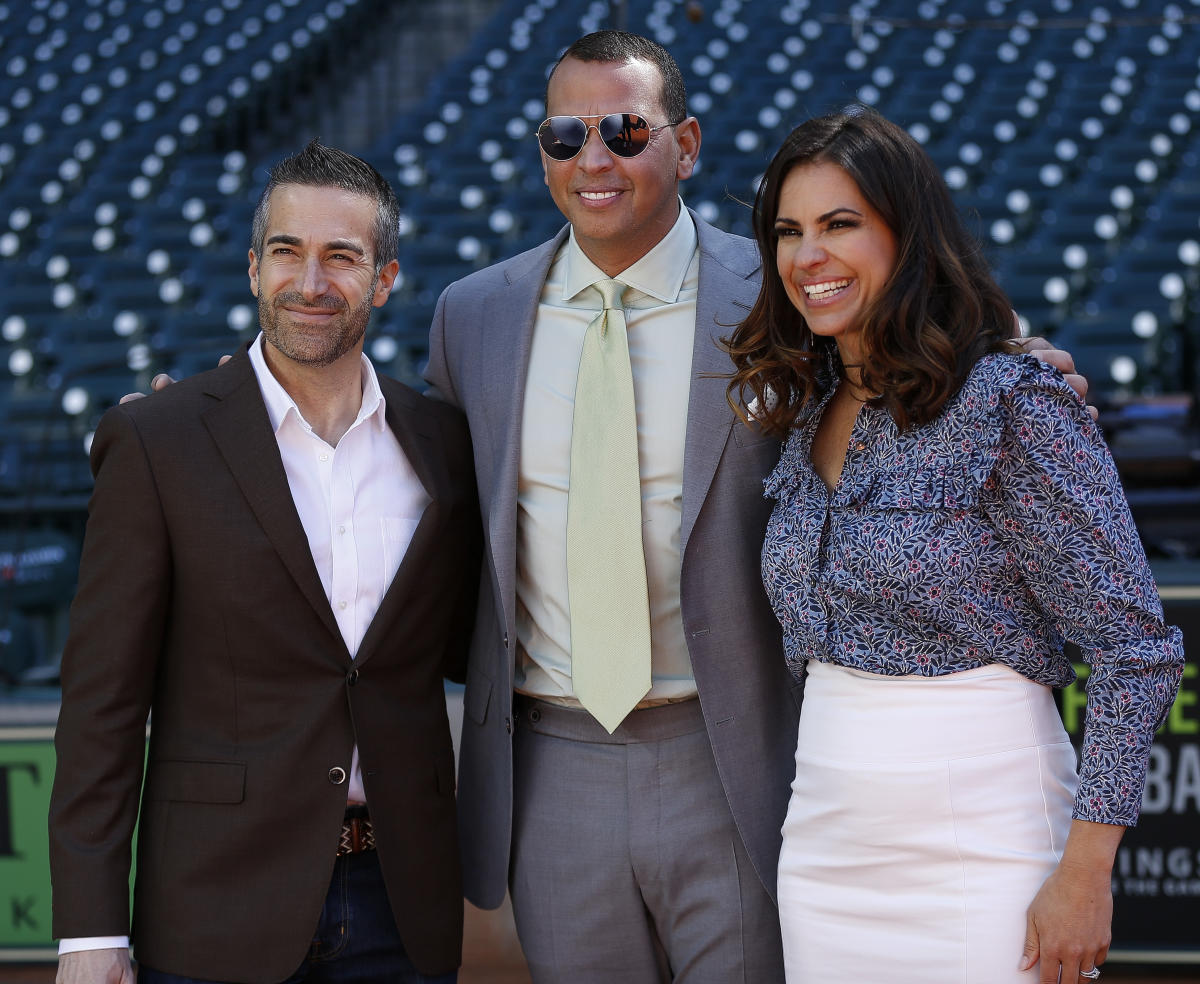 Arizona Diamondbacks welcome first female broadcaster to the booth