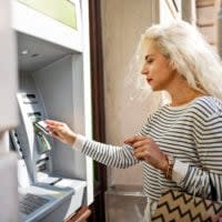 Eine neue Studie untersucht, wie oft Menschen in Deutschland Bargeld abheben.