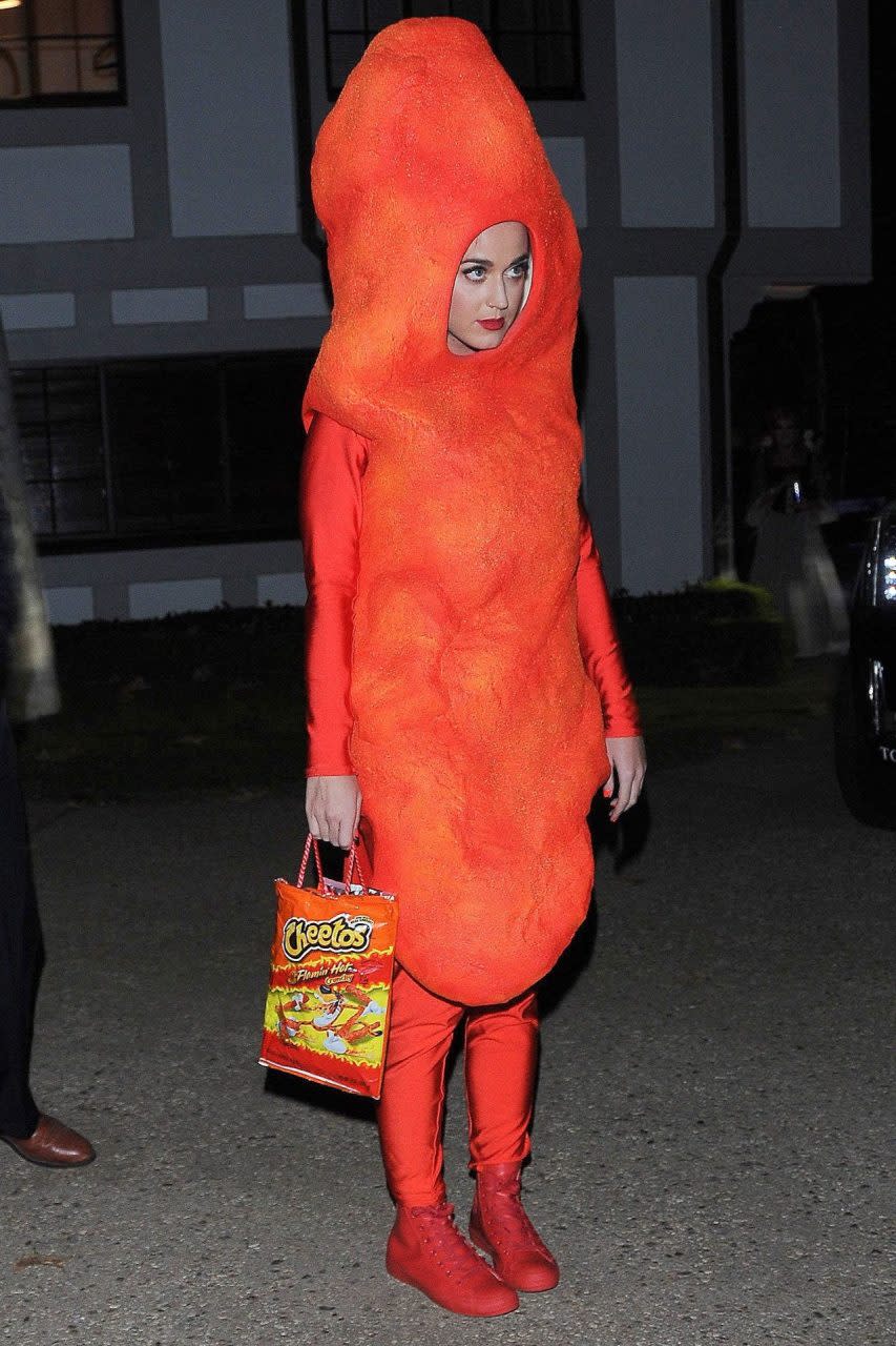 
2014
Katy Perry在Kate Hudson的萬聖節派對上打扮成Cheeto。
