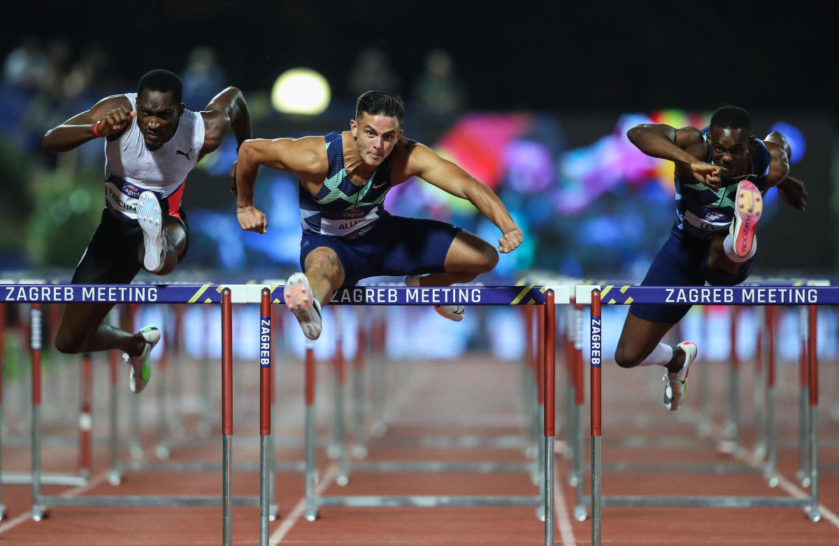 Eagles Olympian signing scores incredible TD and does hurdle celebration