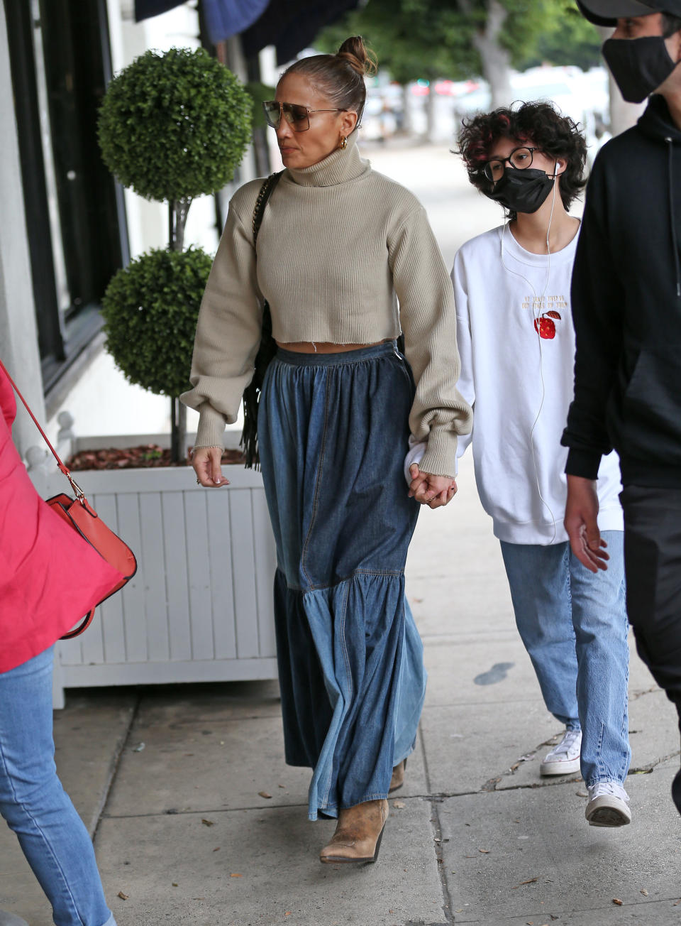 Jennifer Lopez and her daughter go shopping at The Grove in Los Angeles on Jan. 15. - Credit: TheCelebrityfinder/MEGA