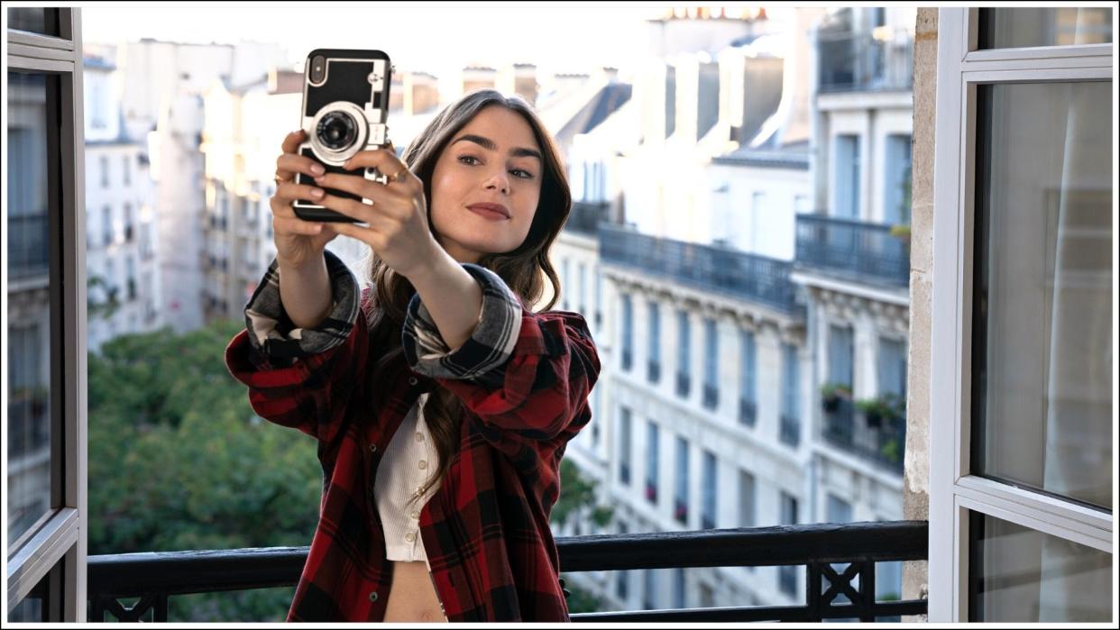  LILY COLLINS as EMILY in episode 101 of EMILY IN PARIS. 