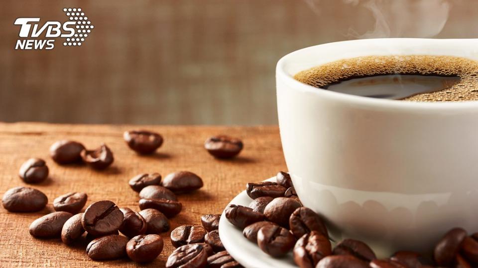 感冒藥加咖啡效果會更強嗎？示意圖／TVBS