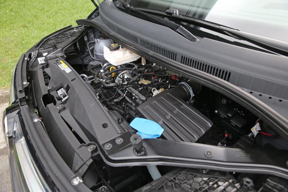 引進車型統一採用2.0L直四汽油渦輪引擎配置，精緻平順的運轉品質更符合本車的豪華MPV定位。