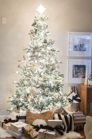 <p><a href="https://thehomeicreate.com/sparkly-bright-mercury-glass-christmas-tree/" data-component="link" data-source="inlineLink" data-type="externalLink" data-ordinal="1" rel="nofollow">The Home I Create</a></p>