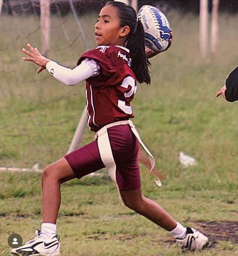 Diana Flores en sus inicios en el flag football en el IPN / Foto: @IPN_MX