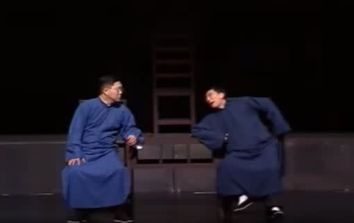 馮翊綱與宋少卿在相聲瓦舍中的表演畫面。（圖／翻攝自YouTube）