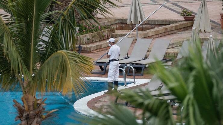 Nach der Erkrankung eines Italieners mit dem Coronavirus steht das gesamte Hotel für 14 Tage unter Quarantäne. Foto: dpa