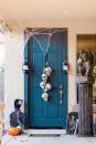 <p>A set of dollar store skulls look creepy and chic with the right arrangement. <br></p><p><strong>Get the tutorial at <a href="https://www.pneumaticaddict.com/2016/10/easy-skull-halloween-door-hanger.html" rel="nofollow noopener" target="_blank" data-ylk="slk:Pneumatic Addict;elm:context_link;itc:0;sec:content-canvas" class="link ">Pneumatic Addict</a>.</strong> </p>