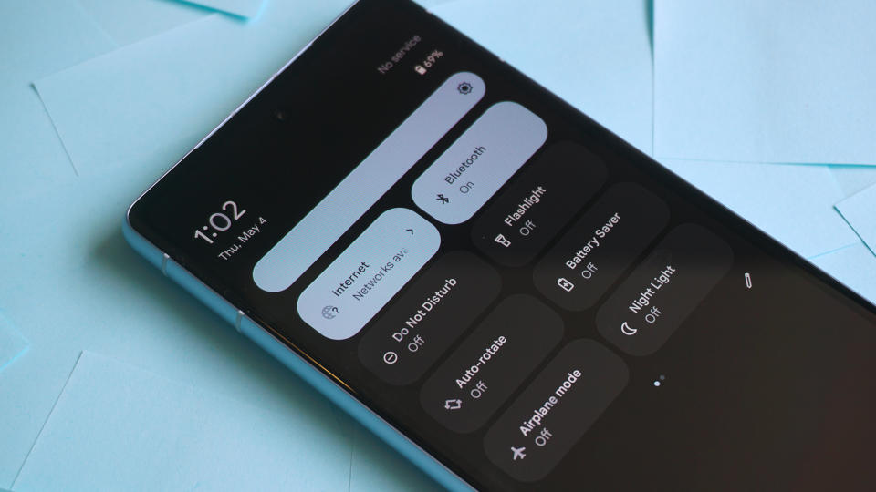 Google Pixel 7a review quick settings sticky notes