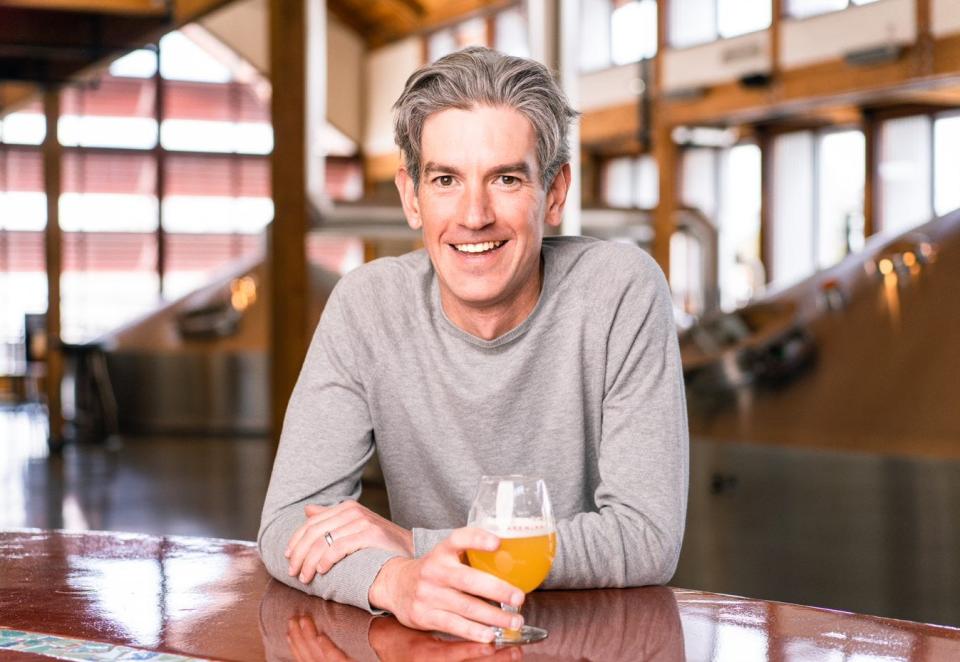 Steve Fechheimer will step down as New Belgium Brewing's CEO in August after six years with the brewery.