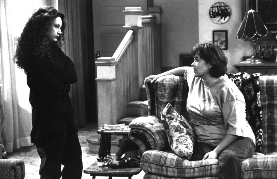 Sara Gilbert and Roseanne in the 1991 Roseanne episode “Darlene Fades to Black.” (Photo: Carsey-Werner Company)