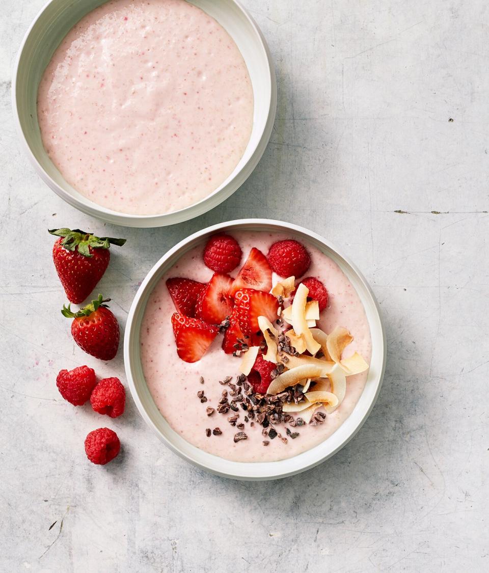 Yes, you can make a Paleo smoothie recipe! The trick to making this photo-worthy smoothie bowl creamy is a couple cartons of Paleo-approved, non-dairy coconut yogurt.