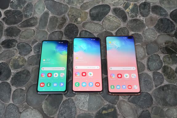 The 5.8-inch S10e, 6.1-inch S10, and 6.4-inch S10+.