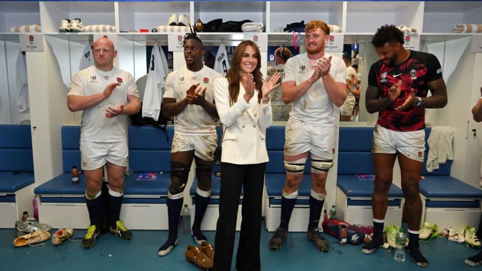 marseille, france october 15 catherine, princess of wales and patron of the rugby football union congratulates the england team on their victory in the changing room following the rugby world cup france 2023 quarter final match between england and fiji at stade velodrome on october 15, 2023 in marseille, france photo by dan mullangetty images