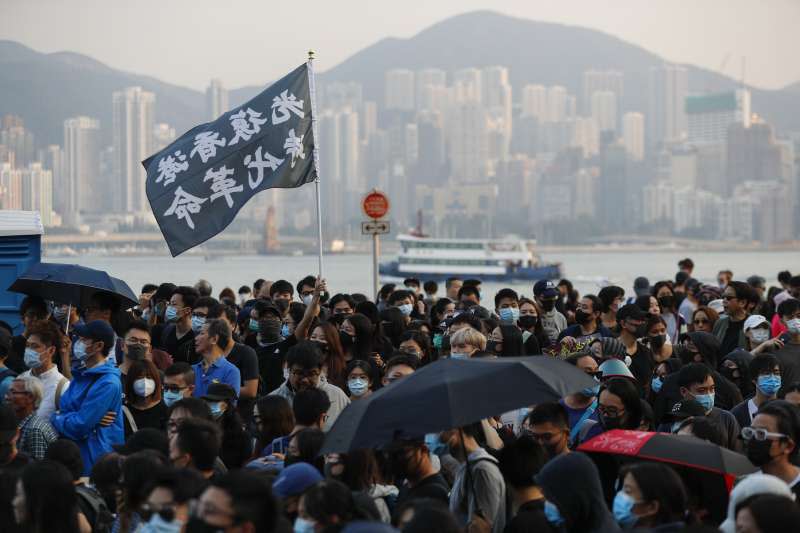 2019年12月1日，香港群眾在區議會選舉後首個周日上街示威（AP）