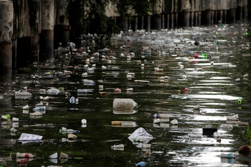 FILE PHOTO: Tides of trash in Pasig River