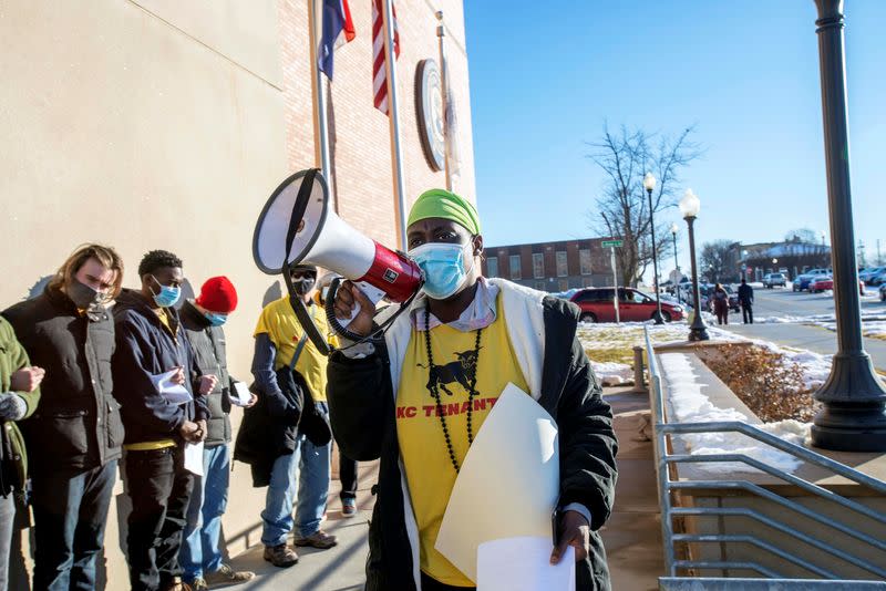 KC Tenants activists block the entrance to Eastern Jackson County Courthouse in Independence