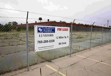 The BorgWarner factory that once employed thousands of people sits shuttered in Muncie, Indiana, U.S., August 13, 2016. REUTERS/Chris Bergin