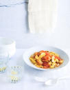 <p><b>Le bon mix</b> : tomates mondées + huile + œufs + ail + gingembre + oignon nouveau</p><p>Découvrir la <a href="https://www.simplebutyum.com/scrambled-eggs-with-tomatoes/" rel="nofollow noopener" target="_blank" data-ylk="slk:recette;elm:context_link;itc:0;sec:content-canvas" class="link ">recette</a></p><br>