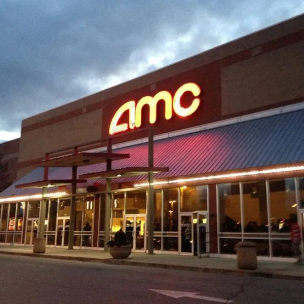 Now AMC Bay Plaza Cinema 13 is The Bronx’s only movie theater. R68Dtrain2500/Cinematreasures.org