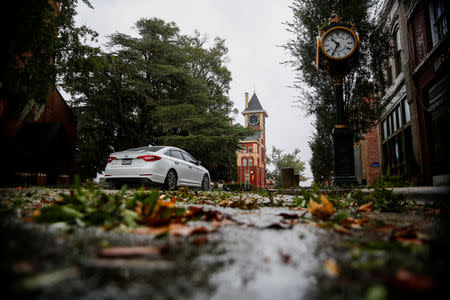 Tree leaves and branches are seen on the street as Hurricane Florence comes ashore in New Bern, North Carolina, U.S., September 13, 2018. REUTERS/Eduardo Munoz