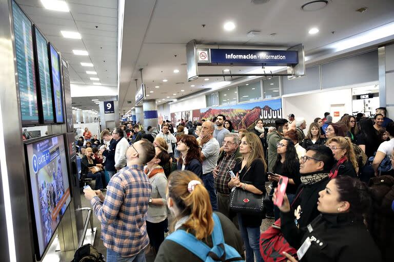 Cuáles son los reclamos que pueden hacer los pasajeros cuando le cancelan un vuelo