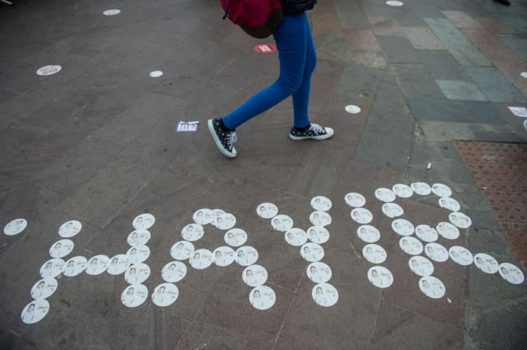 A "no" sign on an Istanbul pavement on April 6, 2017 ahead of a referendum on an expansion of President Recep Tayyip Erdogan's powers