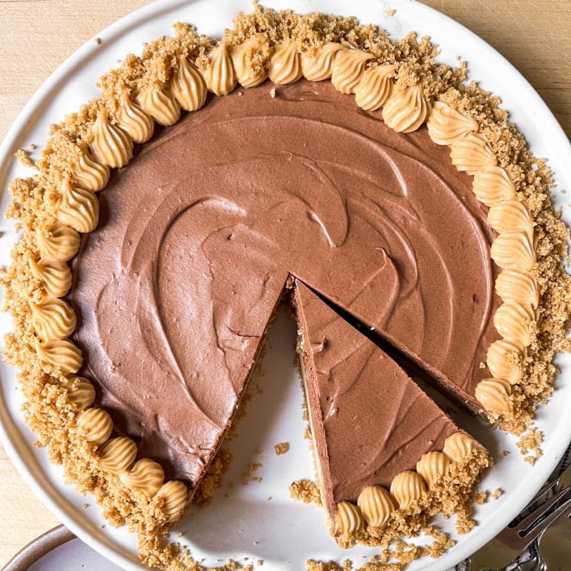 Copycat Costco Peanut Butter Chocolate Pie 