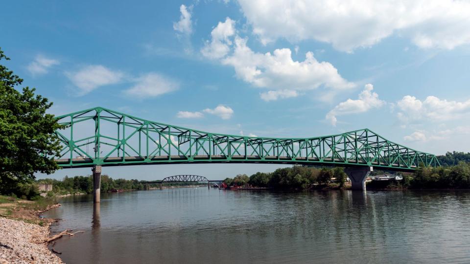 point pleasant henderson bridge over ohio river