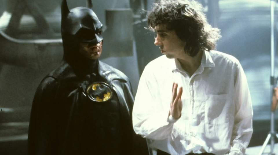 Tim Burton junto al actor Michael Keaton en el set de grabación
