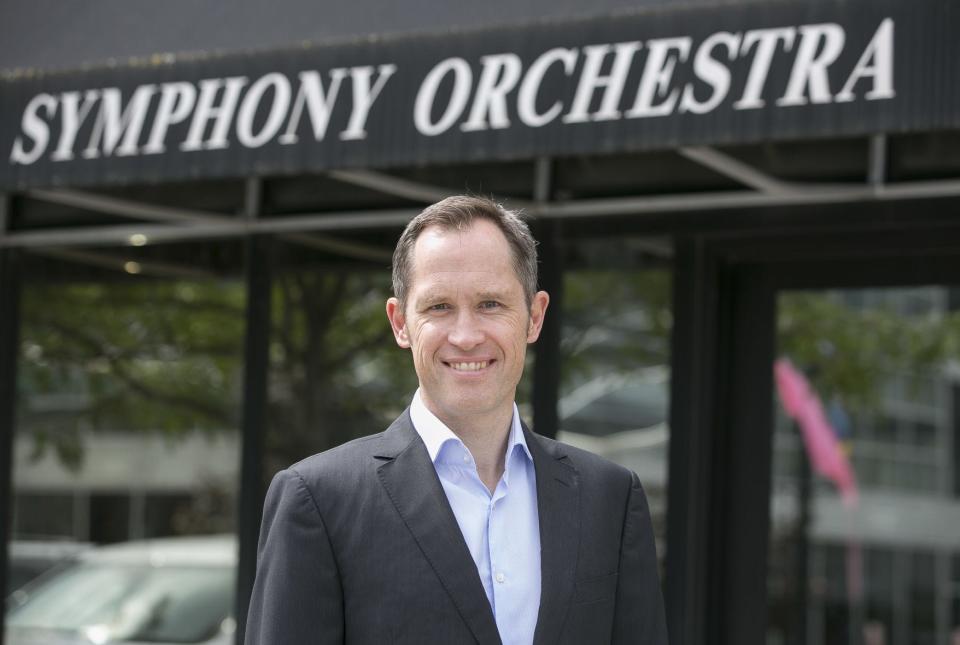 Maestro Alastair Willis begins his third season as the South Bend Symphony Orchestra’s music director with Saturday’s concert at the Morris Performing Arts Center.