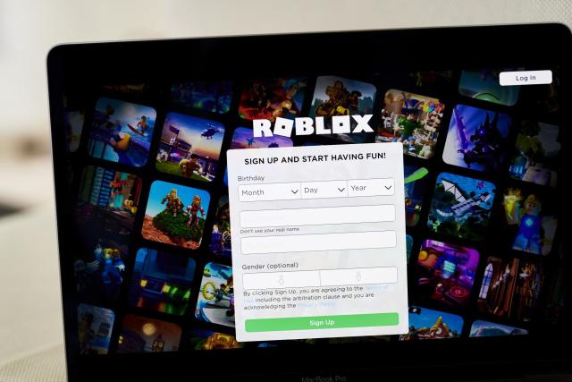 Roblox gaming community and developer's tool misses earnings, revenue  estimates, closes lower