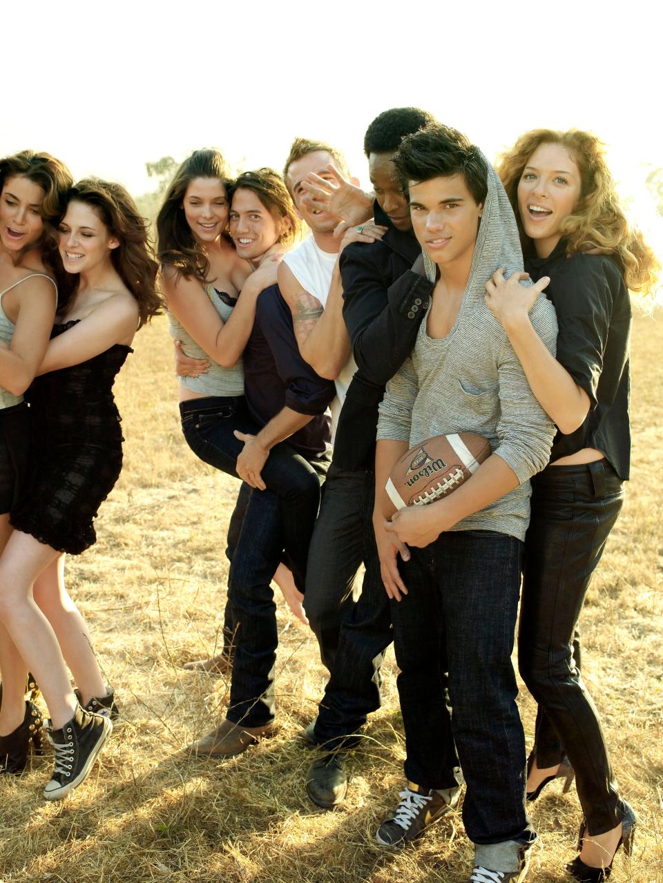 twilight cast nikki reed, kristen stewart, ashley greene, jackson rathbone, cam gingandet, edi gathegi, taylor lautner, rachelle lefevre