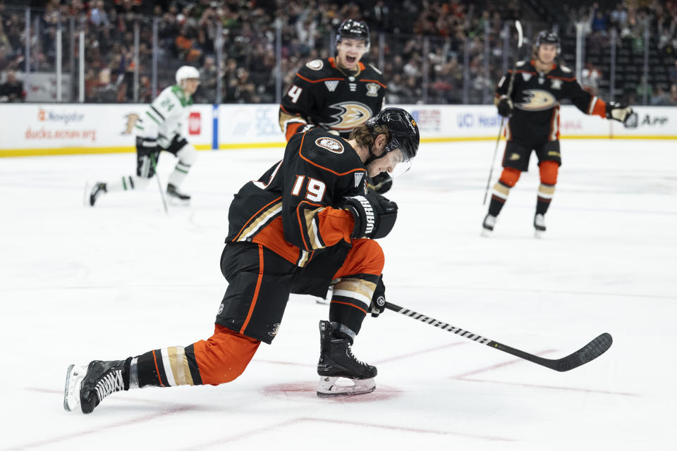 Anaheim Ducks right wing Troy Terry (19) celebrates after scoring a goal during the first period of an NHL hockey game against the Dallas Stars, Thursday, Oct. 19, 2023, in Anaheim, Calif. (AP Photo/Kyusung Gong)